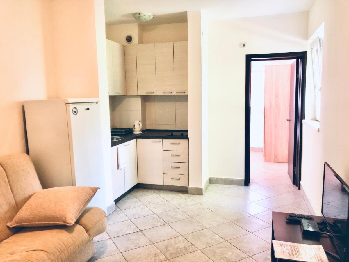 Rafailovici Holiday Apartments Exterior photo
